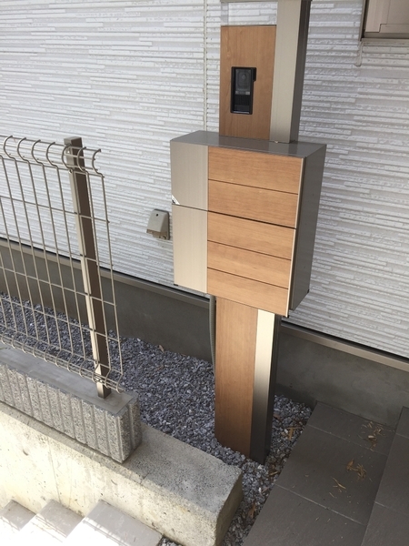 玄関ポスト