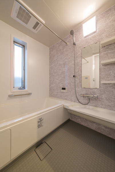 1坪タイプ、換気乾燥暖房機付！