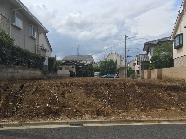 近隣に商業施設多数あります
