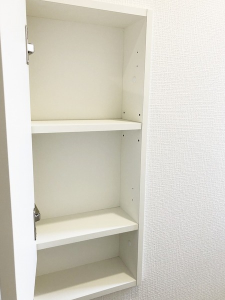 作り付け棚は便利で重宝すること間違いなし