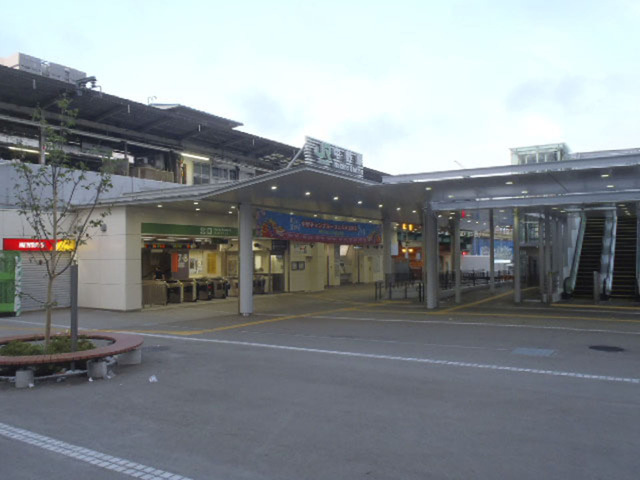   中央線　中野駅（2320m）