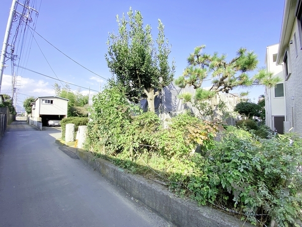 駅まで徒歩約5分。通勤・通学がしやすい。