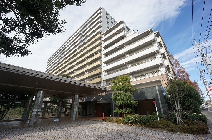   総戸数361戸の大規模マンション　【キララガーデン・ガーデンコート】最上階の南向きのお部屋です♪