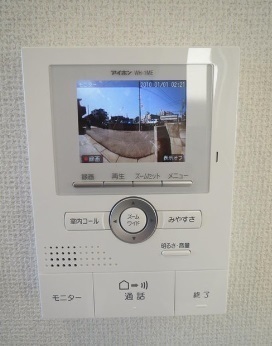 （建物プラン例）来訪者の顔もハッキリと映るカラーモニターを使用したインターフォンです！ 