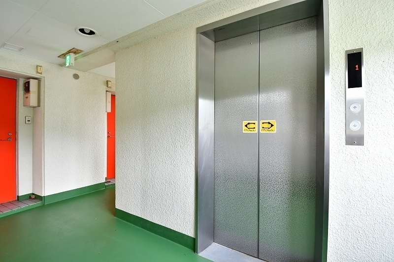 エレベーター  