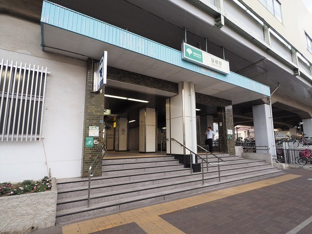 都営三田線「蓮根駅」徒歩6分、「西台駅」までは徒歩7分と2駅利用可能です。駅付近にスーパーもあり便利！