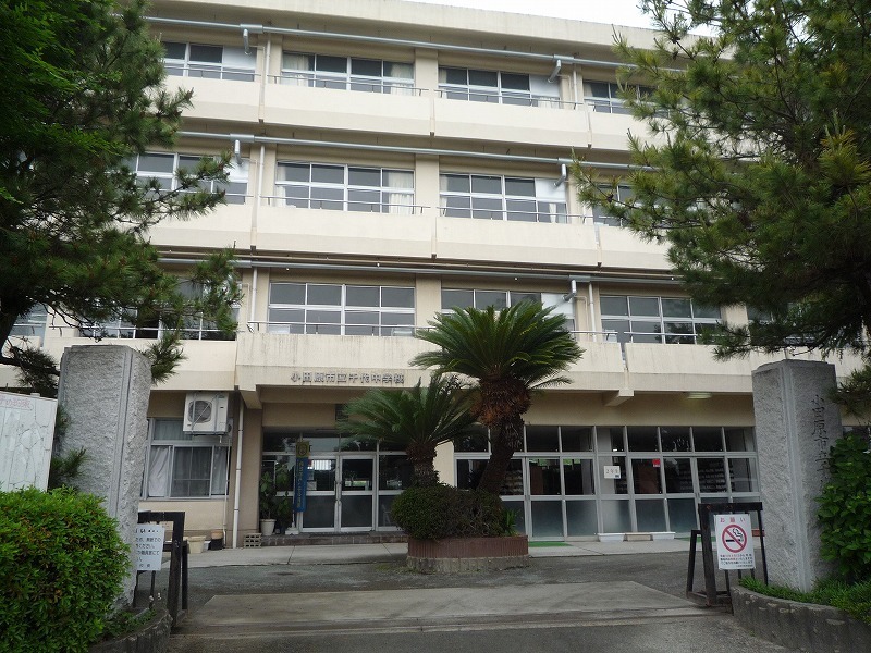 千代中学校