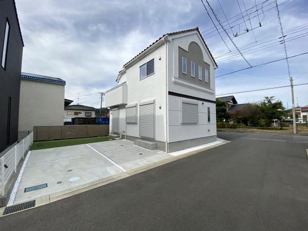 郊外ならではの落ち着いた住環境。