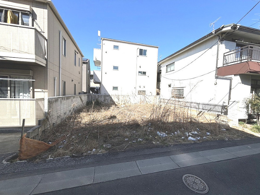   洗練された美しいデザインのシンプルモダンな戸建。美しい街並みに溶け込んだ上質な暮らし感じさせ、心も満たしてくれるお住まいです。