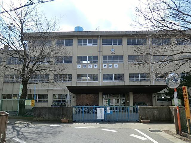 松飛台小学校 900m 松飛台小学校 900m