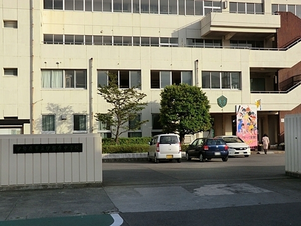 伊勢原市立伊勢原中学校