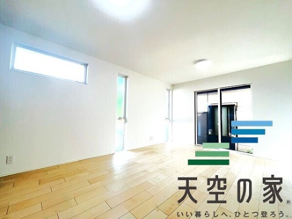   窓を多く取り入れお部屋が明るくなる使用になっております。