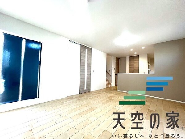   広いリビングは家族団らんを過ごせます。