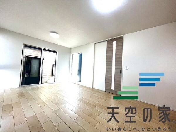   キッチンで料理をしているお母さんの顔がいつでも見えてお子様も安心ですね。