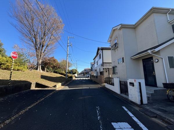 見通し良く整備された前面道路