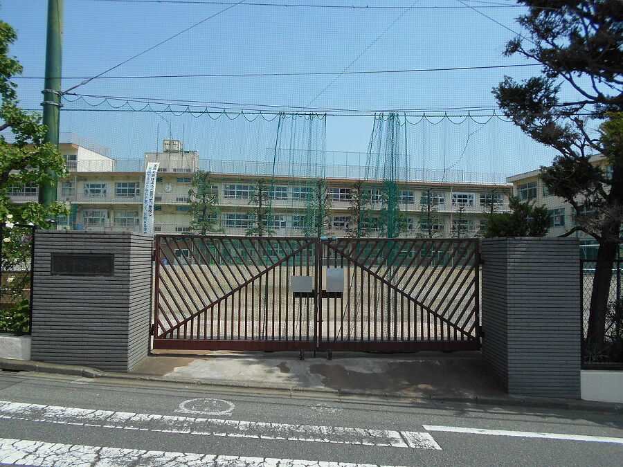 大田区立東調布中学校 280m 