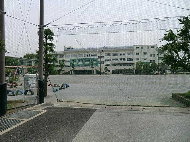 市川市立百合台小学校 300m 市川市立百合台小学校 300m