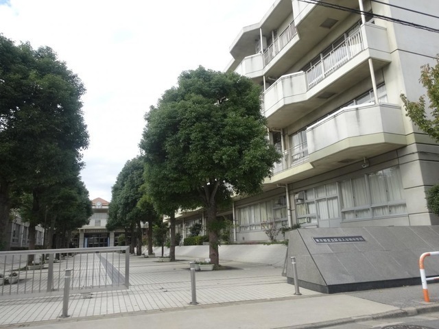 足立区立舎人第一小学校 650m 