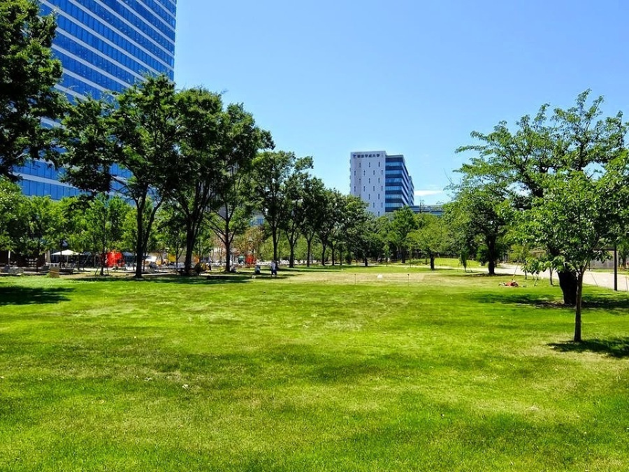 中野区立中野四季の森公園 750m 