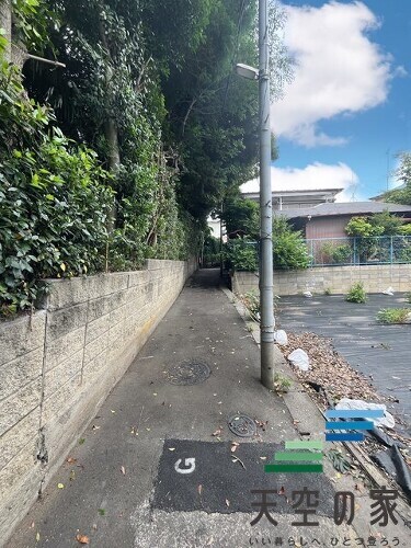   前面道路です。