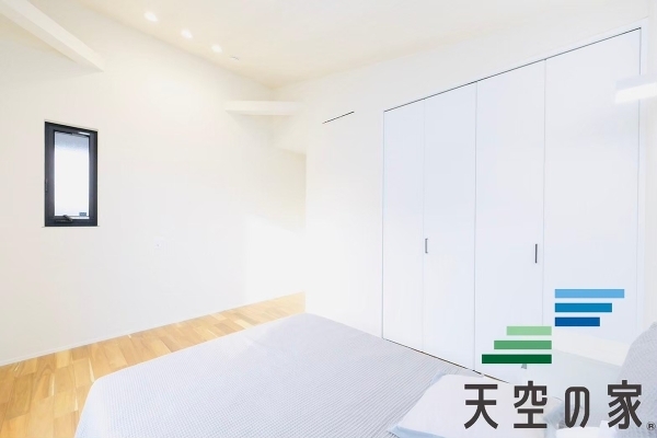   各居室にはクローゼットを完備し、家具の配置にも困らない設計がされています。採光と通風のバランスがほどよく絶妙です。