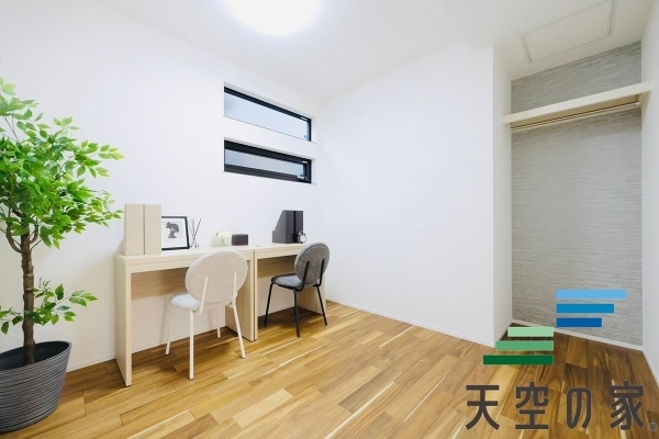   明るいお部屋はゲストのおもてなしの空間にも変化しますよ！使いやすいようにアレンジも〇