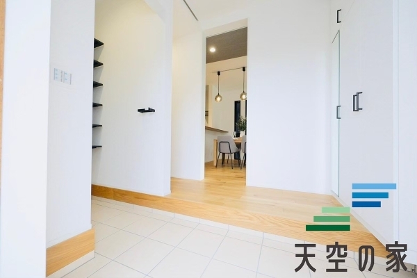   【同仕様】我が家の顔となる玄関です。