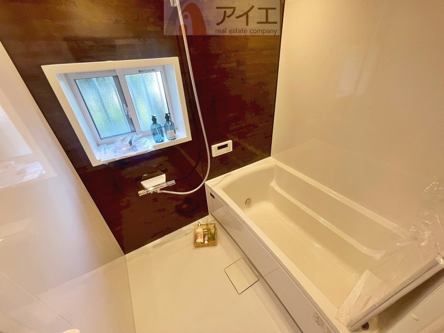 明るい感じ、贅沢な雰囲気でより快適なバスタイム