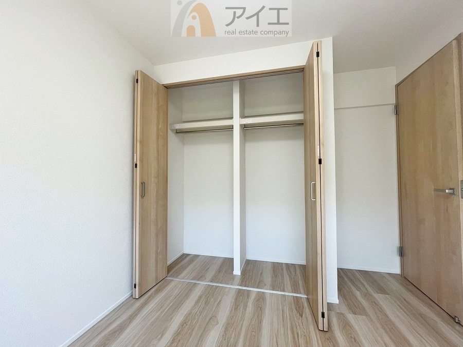 お子様の荷物も片付く、全居室収納スペース