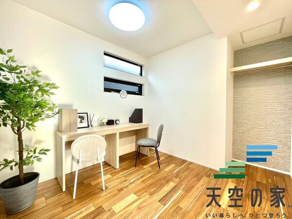   【同仕様】
日当たり良好な居室で、風通しも良好です。