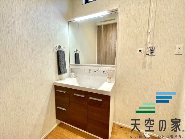   使いやすい三面鏡です！