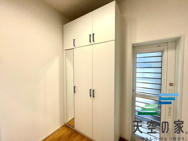   【同仕様】
我が家の顔となる玄関です。