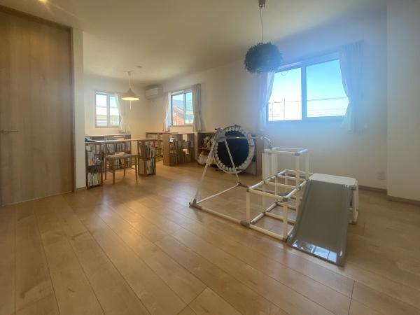 2Fに広々したフリースペースがあります。