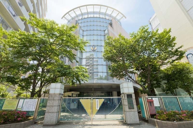 荒川区立峡田小学校 110m 