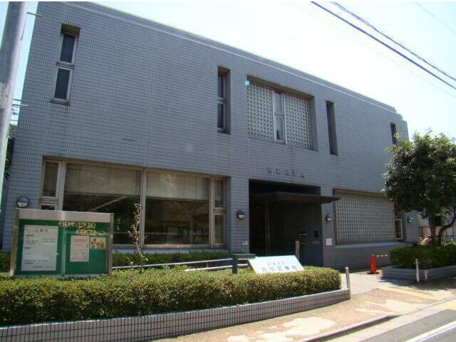 杉並区立西荻図書館 600m 