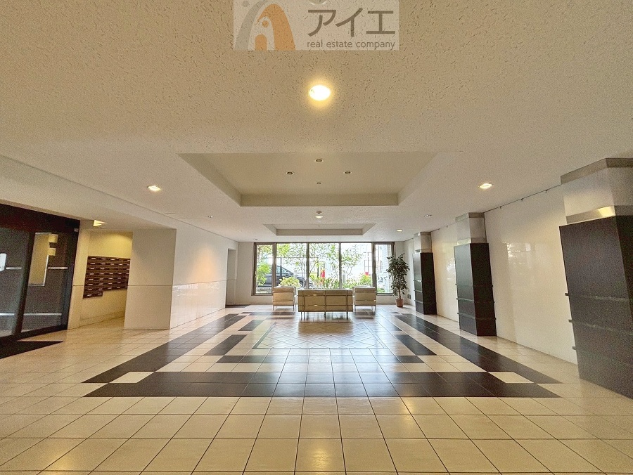 清掃や修理、不審者への声掛けも。管理員日勤は防犯にも有効