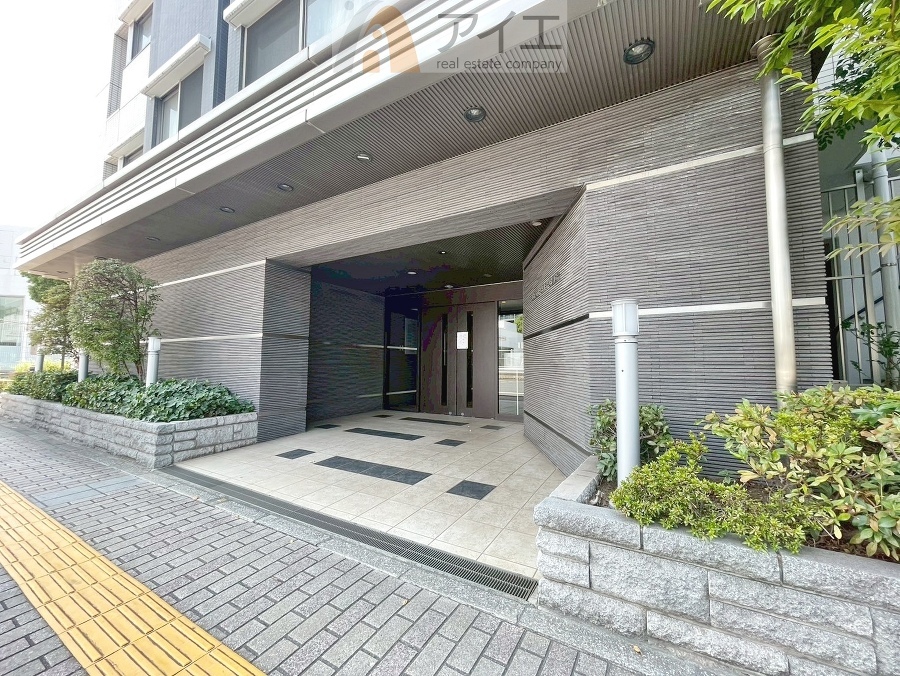 清掃や修理、不審者への声掛けも。管理員日勤は防犯にも有効