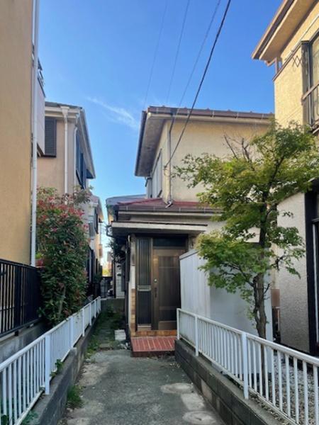 菊名駅より徒歩圏につき生活便利な住環境。