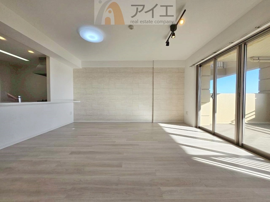 溢れる陽光でご家族の笑顔も輝く住まい