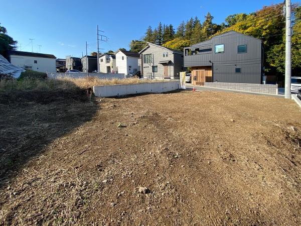 町田駅より徒歩圏、バス便もあります。