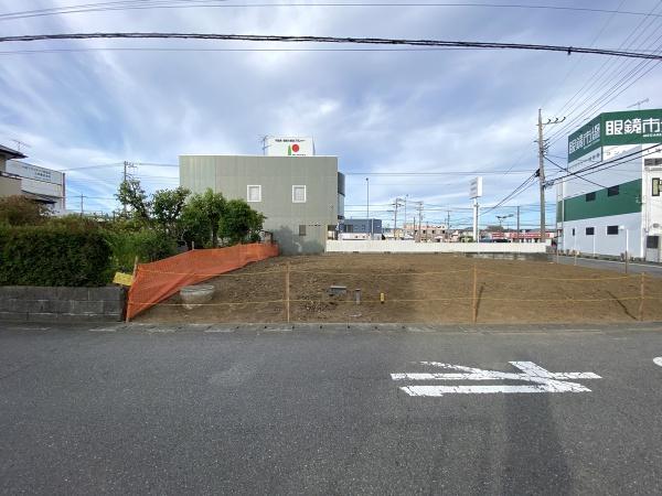 嬉しい幅6m道路に面しています。
