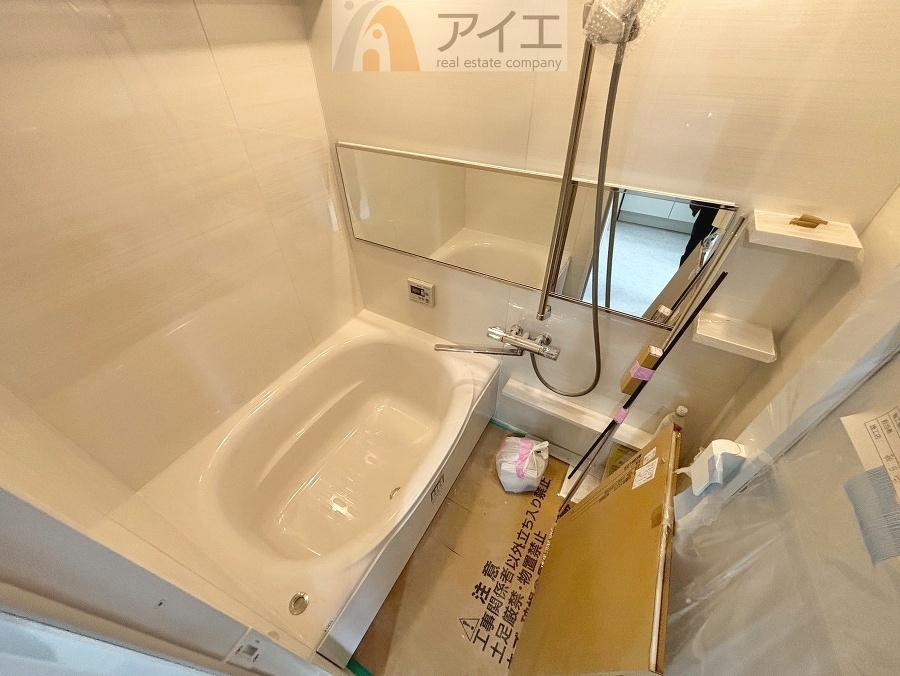 大人の半身浴や、小さなお子様との入浴にも便利な浴室