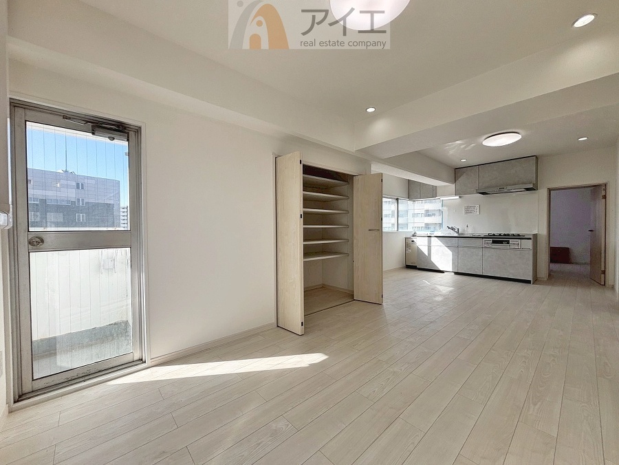 朝から日差しいっぱいの、明るい空間でのびのび過ごせます