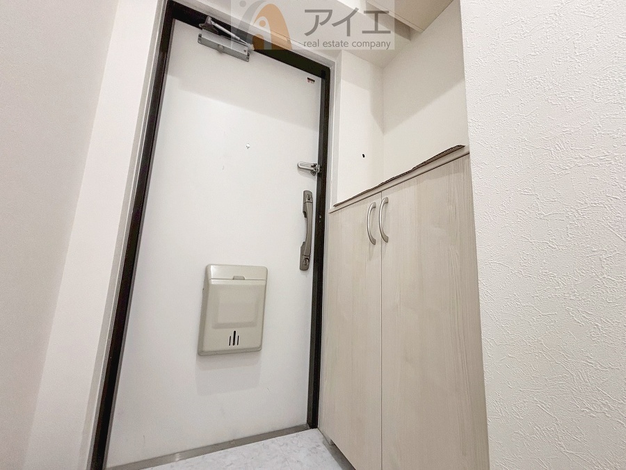 家族の履物が全部しまえる玄関収納