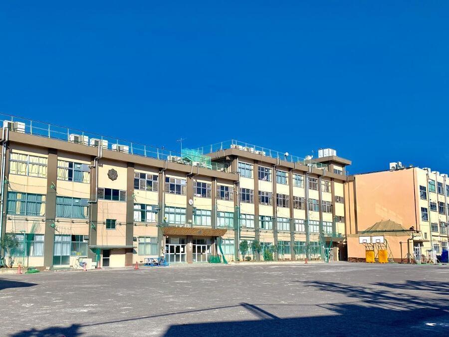 荒川区立第九中学校 140m 