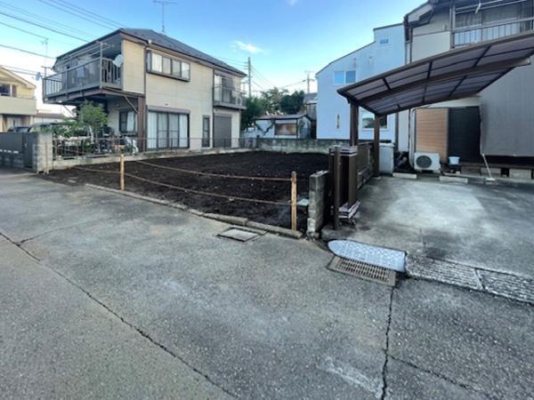 バス停まで徒歩4分で通勤通学にも便利。