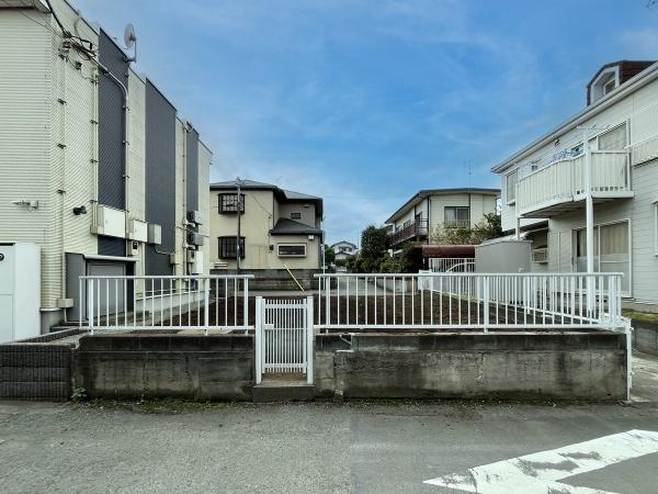 お子様も安心の、戸室小学校すぐ近くです。