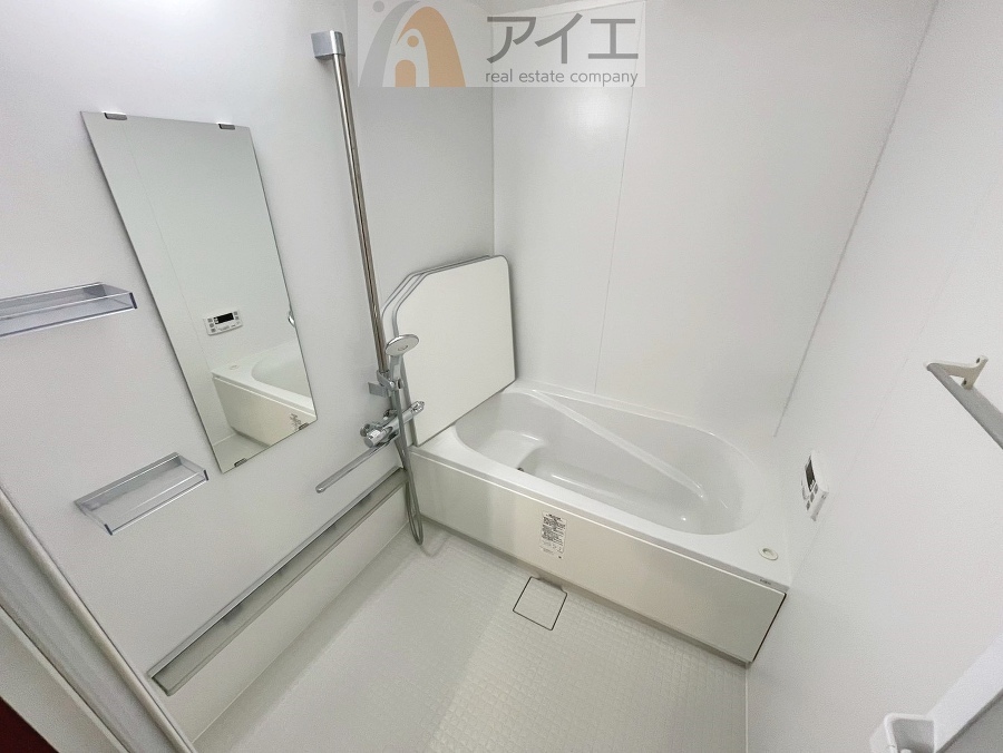 大人の半身浴や、小さなお子様との入浴にも便利な浴室