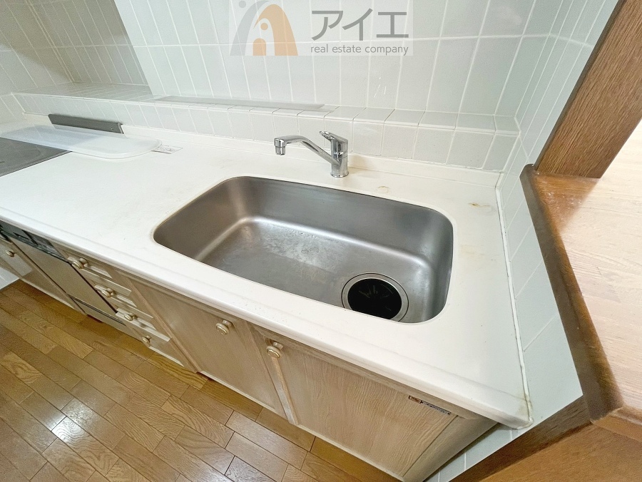 広々シンクが伴ったキッチン
