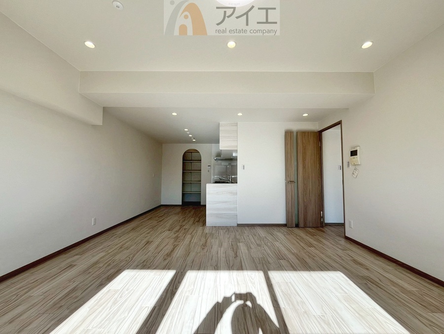 朝から日差しいっぱいの、明るい空間でのびのび過ごせます